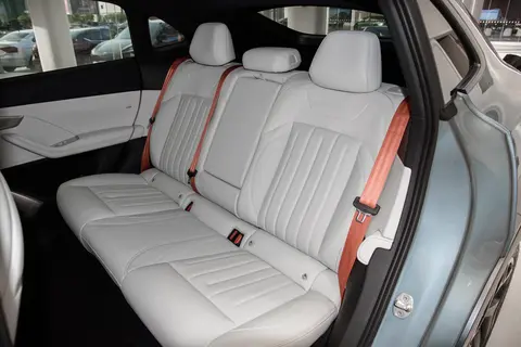 乐道L60 VS Model Y,谁更适合带娃的家庭?-1