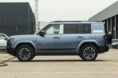 比亚迪又出爆款？科技大空间，方程豹钛7，买得钛对了！-3