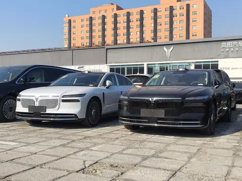 岚图追光L实拍，这气场加上华为智驾，要卖爆的节奏啊-2