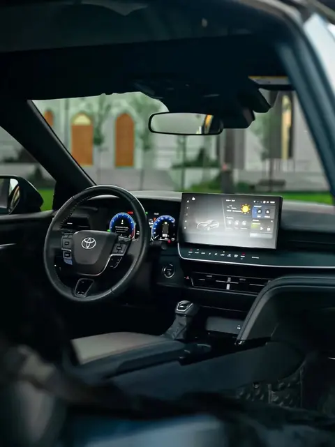 丰田凯美瑞降价后 13 万 直接把家用 B 级车的 “痛点” 全解决了！-1