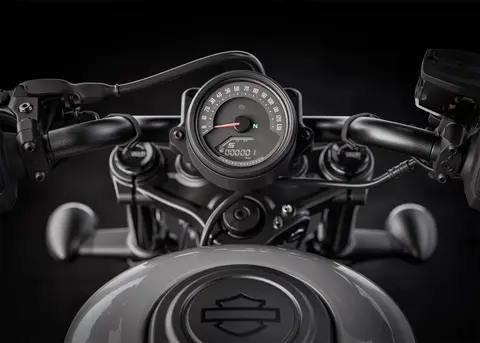 哈雷Nightster新款上市:复古基因与年轻化的双向奔赴-1