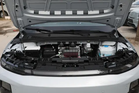 家庭选电车不纠结，10 万级零跑 B01 实用又靠谱！-2