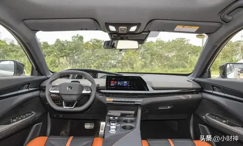 预算10万想买拉风钢炮轿车？这3台车性能、颜值、空间全都有！-3