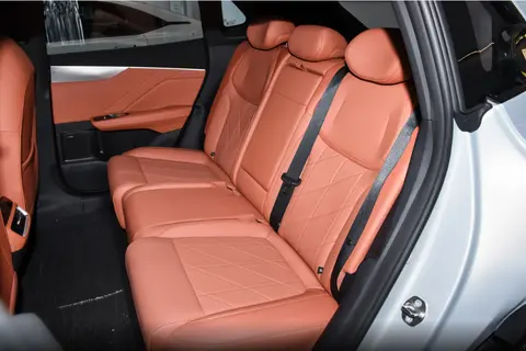 火到国外的国产纯电SUV,9月卖13163台,深蓝S05实力到底如何?-3