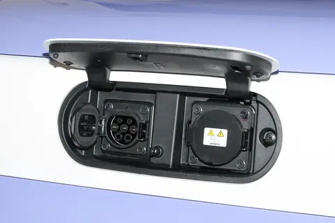 猛男也能开,25款五菱宏光MINIEV怎么选?-3