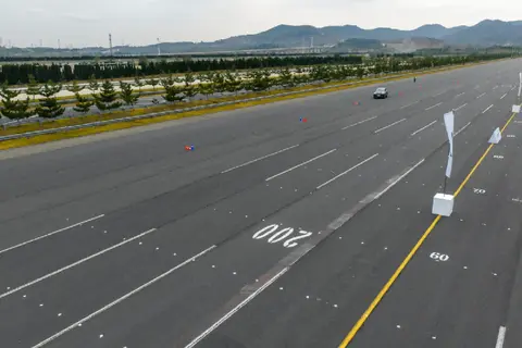 北京现代EO羿欧场地科目体验，底盘下功夫了，15万以内非常能打-2