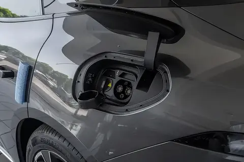 华为辅助驾驶+空气悬挂,这款中型车有豪华车的味道?-3