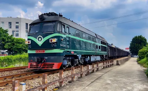 月销仅90万辆！卷出天际的新能源车，销量却被燃油车强势反超-3