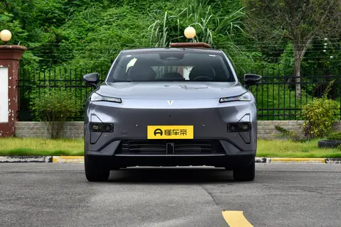 深度体验深蓝S05:没想到它这么香,620km续航+15分钟超充!-3