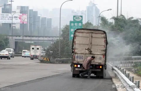 应急车道换胎扣12分？老司机都踩过的坑，说清楚合法操作边界-3