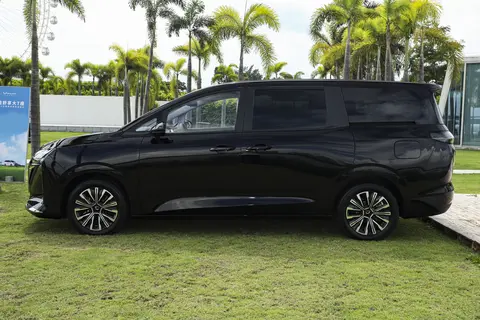 我的星光730 2025款到店体验:一辆适合全家出行的7座车-2