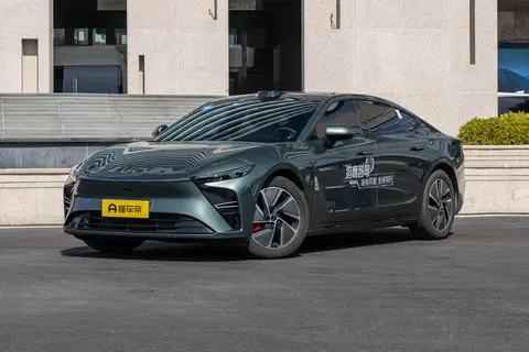 15万的C级车怎么选？激光雷达+续航1645km，星纪元ES可以一战！-2