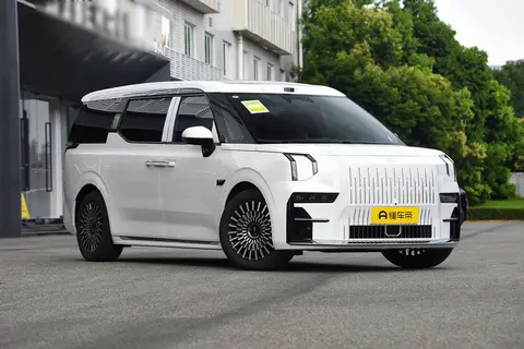 MPV当中的“公路坦氪”，纯电续航740km，ZEEKR 009是否值得推荐？-1