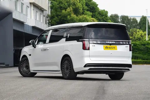 高端MPV也开始降价促销?极氪009能成为你的家用车吗?-3