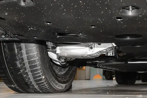 给家人的豪礼? 来看看这款:试驾极氪009七座过道版的惊喜体验-3