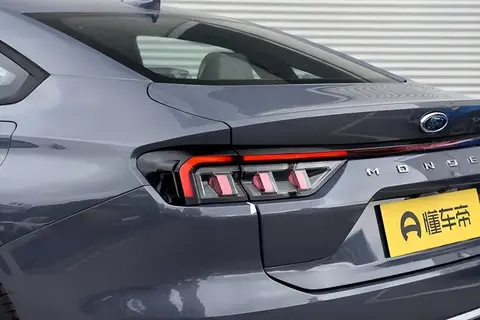 不到20万的合资运动型中级车,开起来完全不像这个价位-3