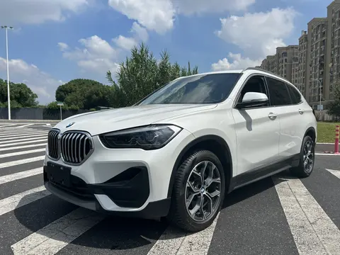 20T宝马X1家用代步香不香？2年准新车落地打骨折！-3