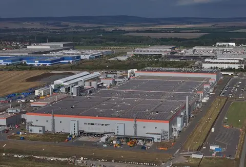 车企不想再给“宁王”打工了？宁德时代：我早就不想只卖电池了！-1