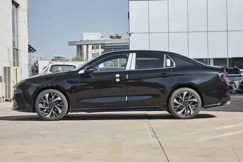 10万级六边形战士,领克03凭啥这么卷?-1