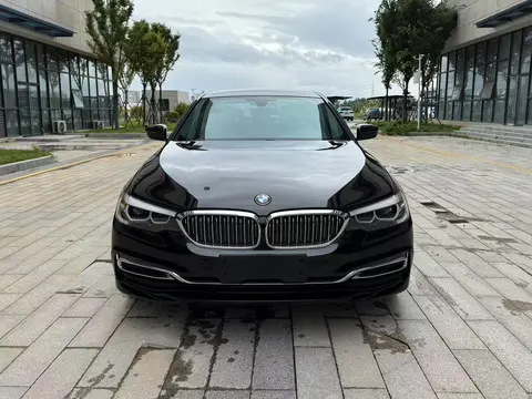 20万拿下行政级座驾，20款宝马525Li豪华一手车-2