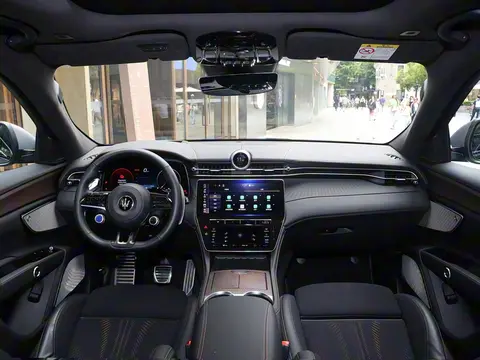 玛莎拉蒂豁出去了！从8988万跌至3588万，小米YU7危险了？-3