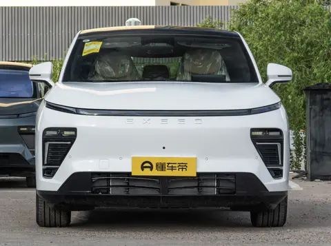 星纪元ET增程版Pro，200km纯电续航+1300km综合续航-2