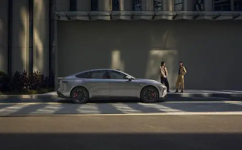 【上市】东风奕派eπ007+ 智美超能轿跑1399万起解锁-3