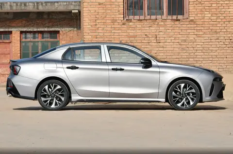 试驾领克03 2026款03+ 20TD性能进阶版：这车让我懂得了啥叫真香！-3