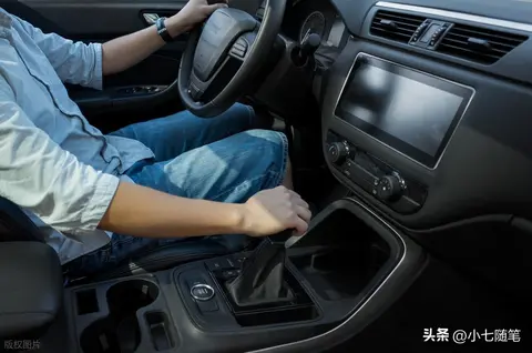 D挡派 vs N挡派！等红绿灯谁才是赢家？-2