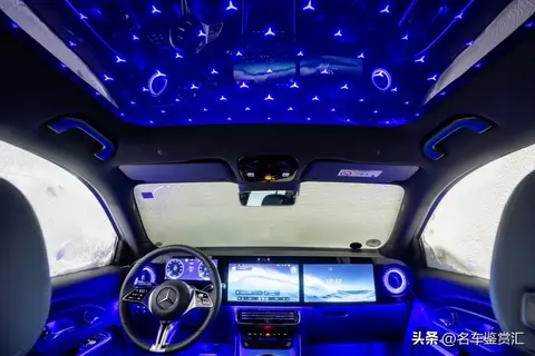全新奔驰GLB拥有三块大屏、七座布局与满车星光-1